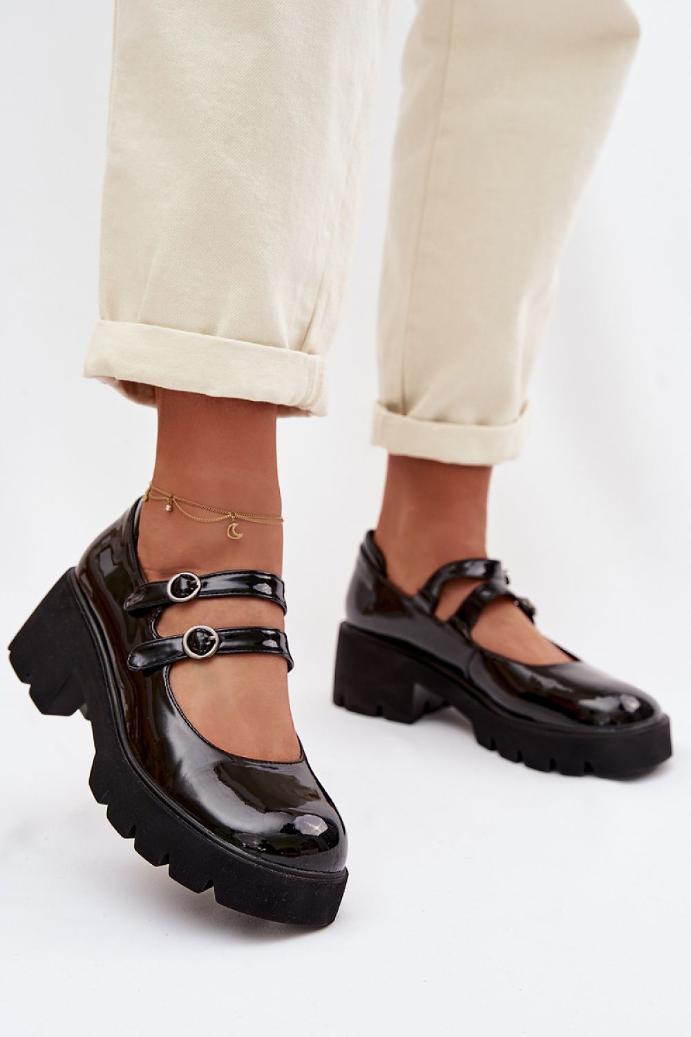 Heeled low shoes model 225612 Step in style